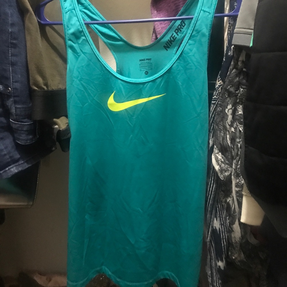 Nike Pro XL workout tank